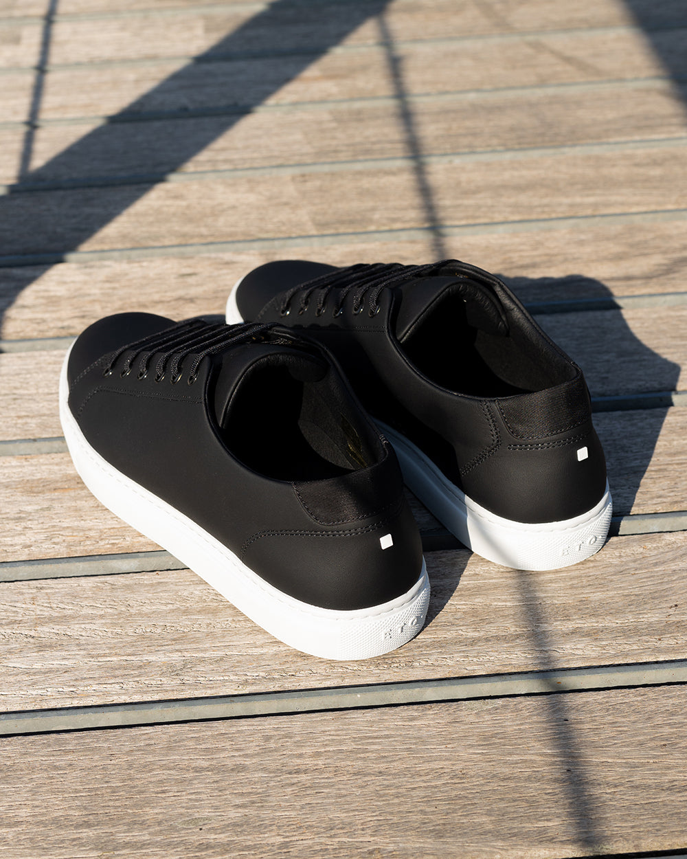 LT 01 Court Lite Jet Black