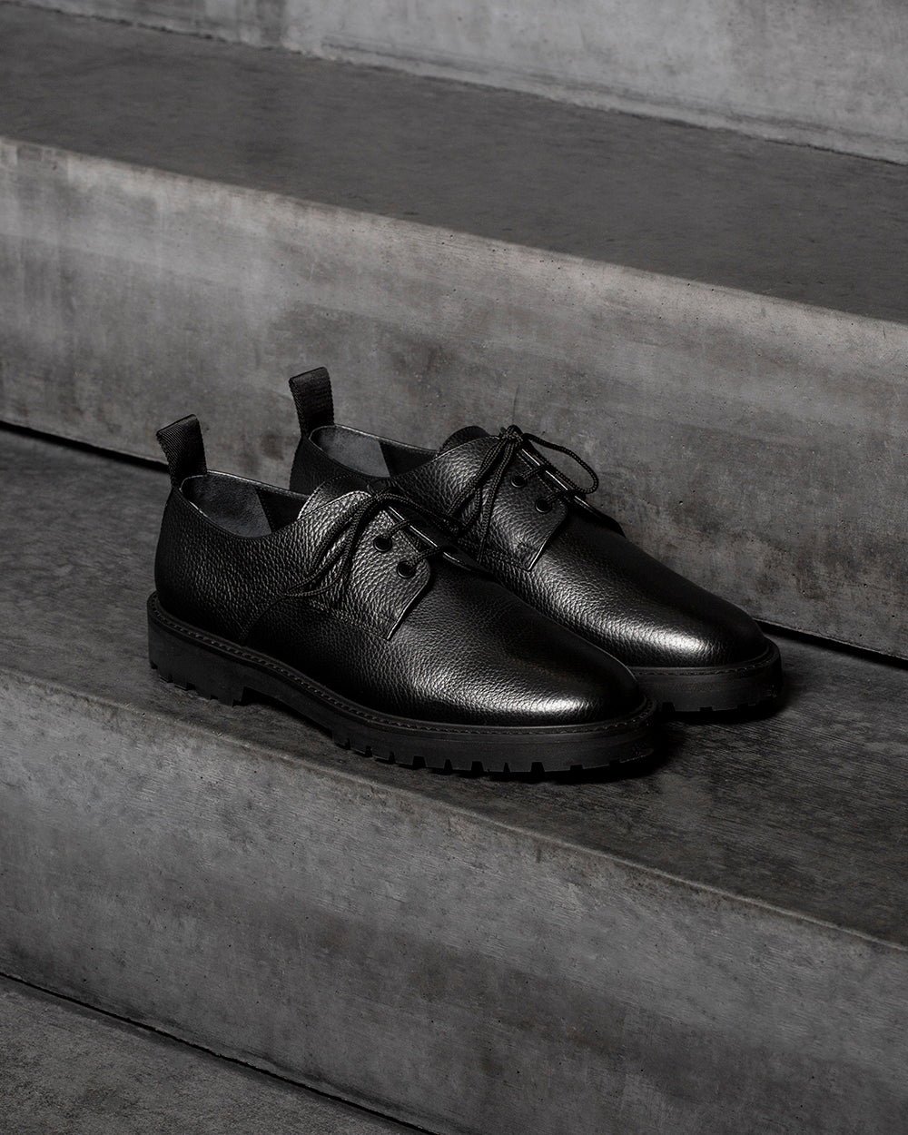 DS 01 Rugged Black - minimalist full-grain leather deck shoes for men - ETQ Amsterdam