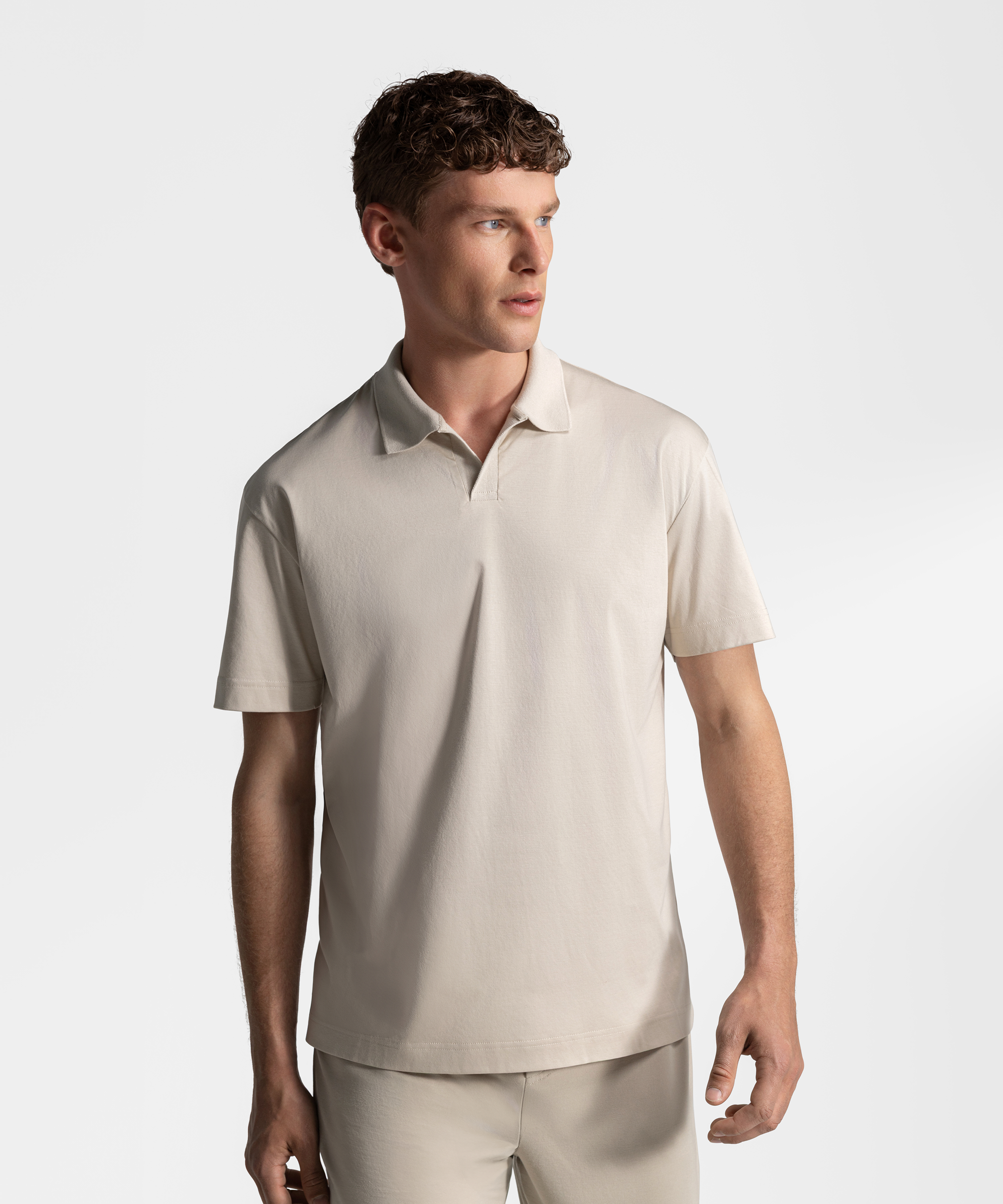 PO 02 Essence Buttonless Sand