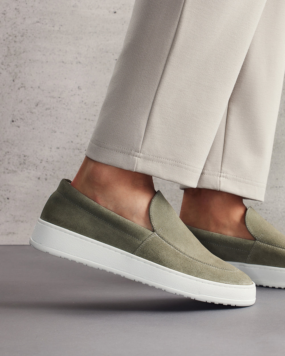LS 01 Suede Vetiver Green