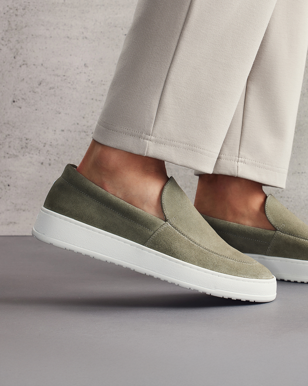 LS 01 Suede Vetiver Green