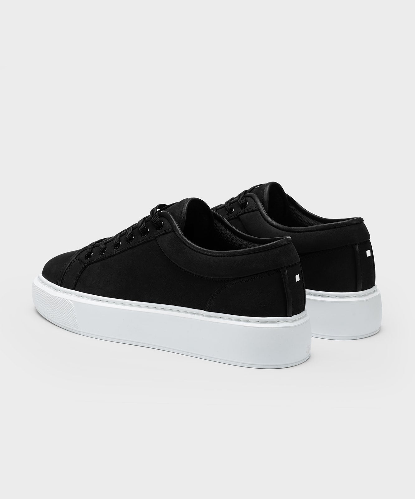 LT 01 Shades Platform Jet Black