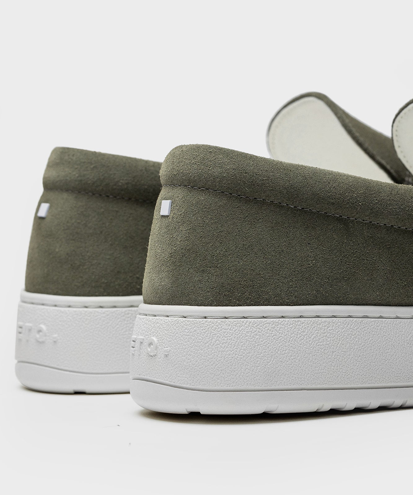 LS 01 Suede Vetiver Green