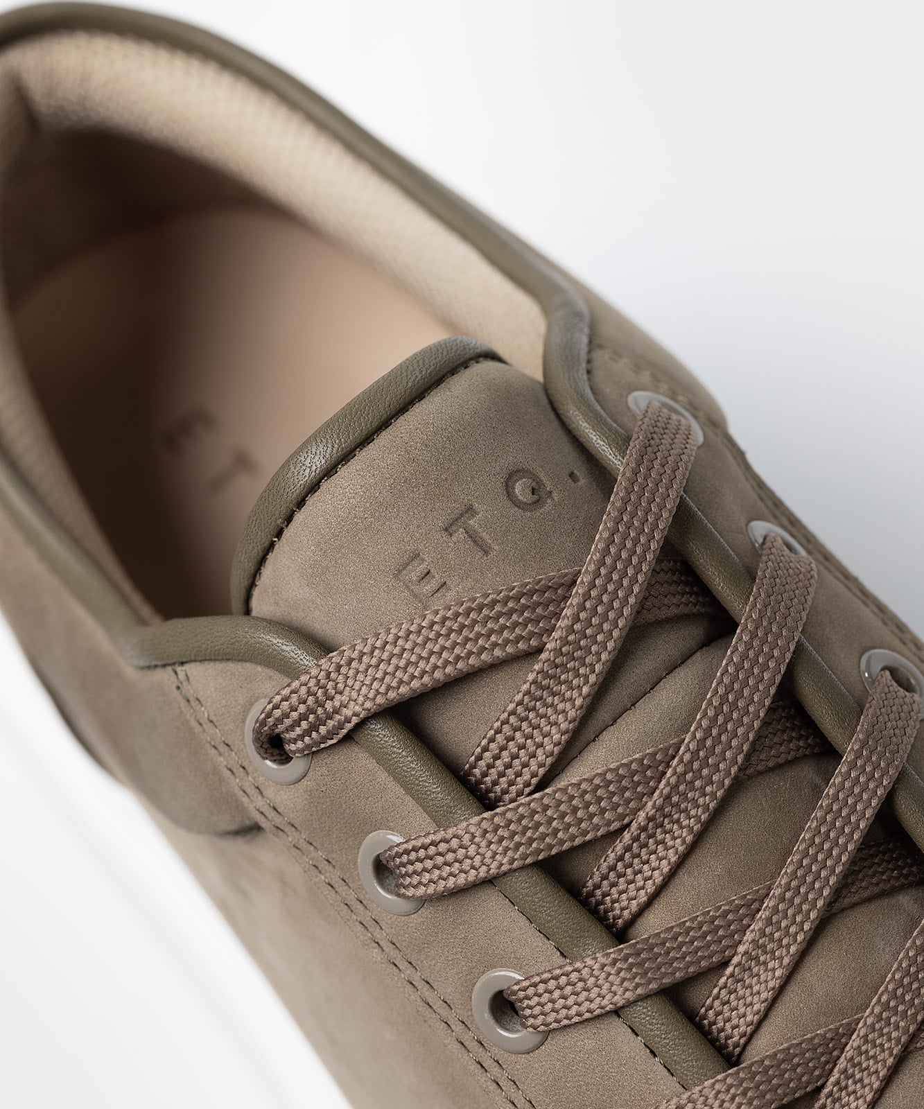 LT 01 Shades Platform Desert Taupe