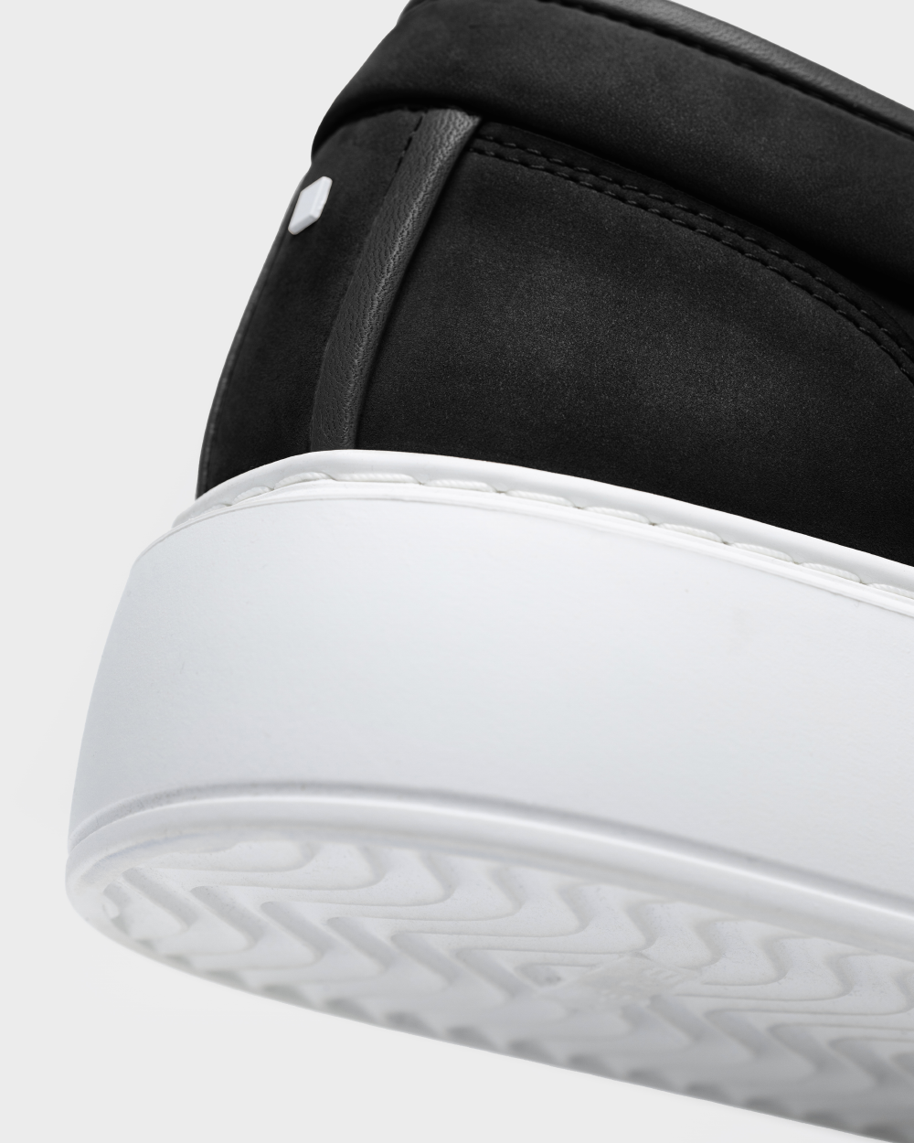 LT 01 Shades Platform Jet Black