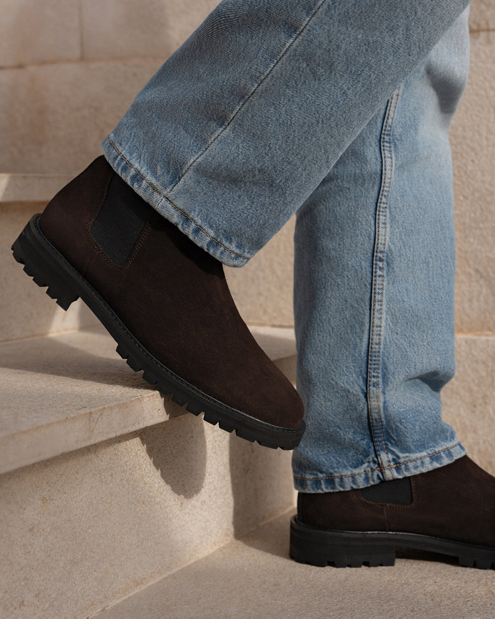 CB 01 Rugged Suede Chocolate