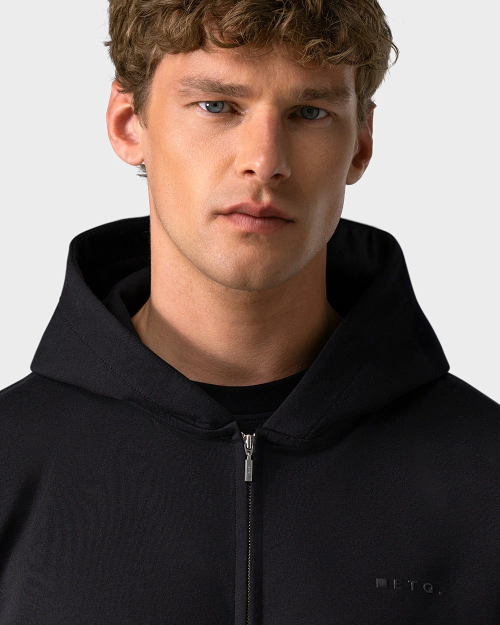 ZH 01 Essence Black