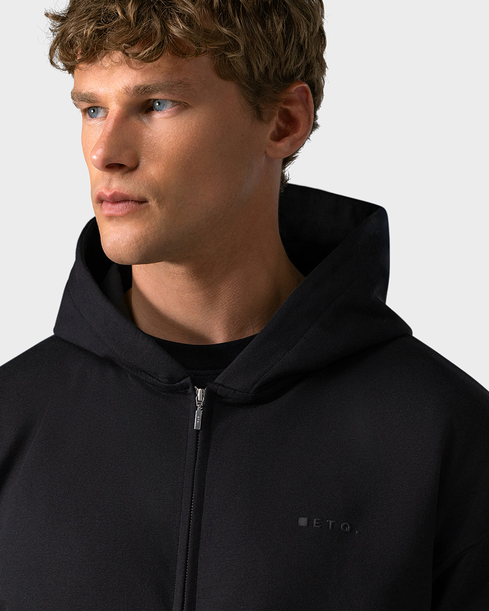 ZH 01 Essence Black