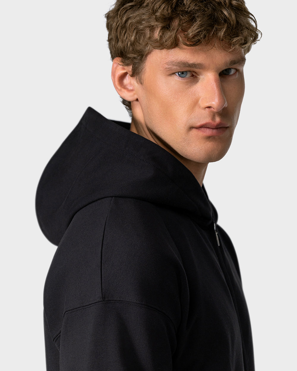 ZH 01 Essence Black
