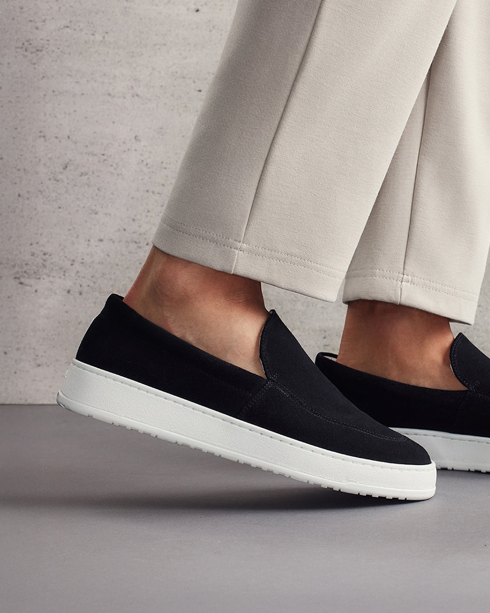 LS 01 Suede Jet Black