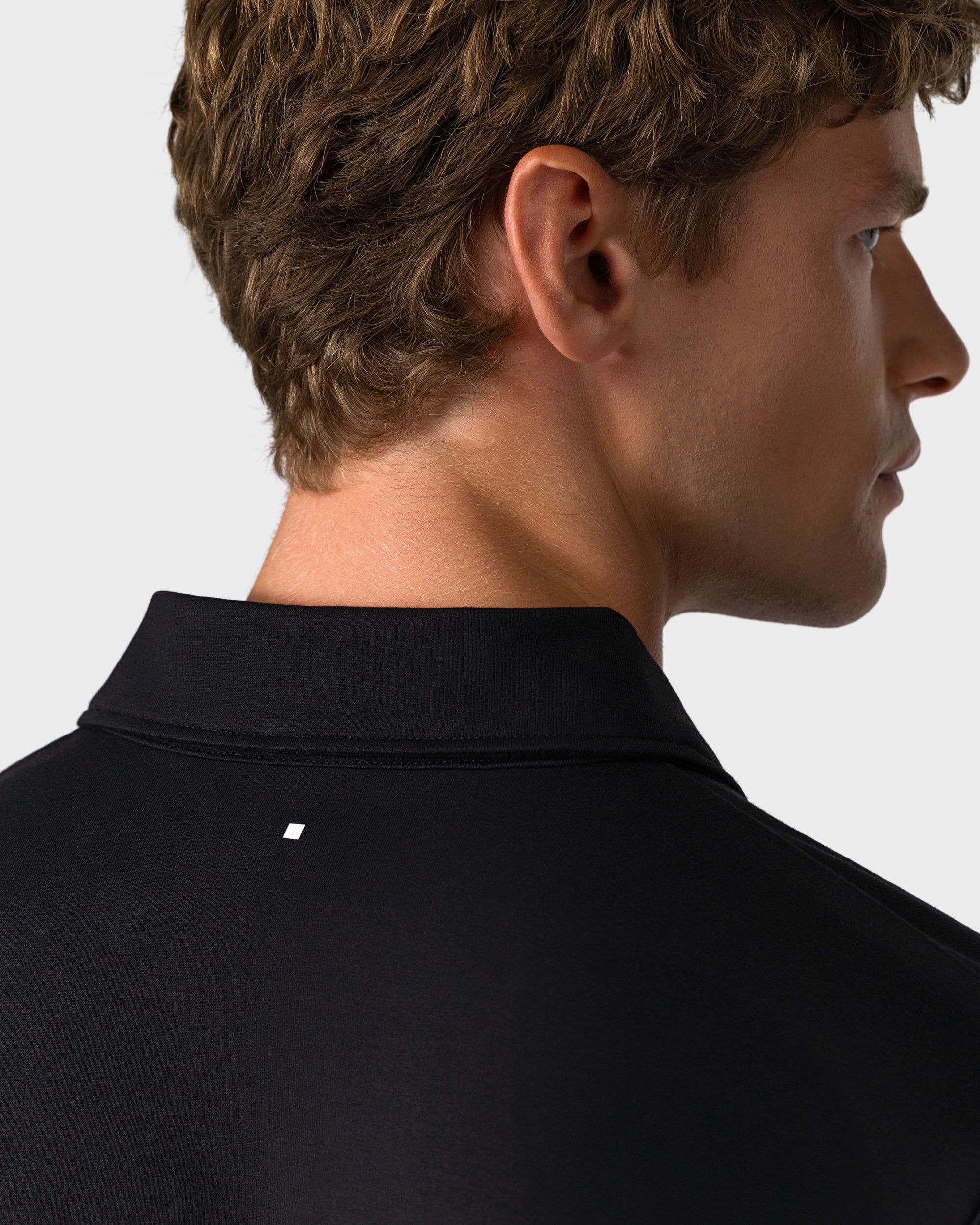 SW 02 Marked Half Zip Black 2.0 – černá mikina s krátkým zipem ze strečové bavlny, foto 3