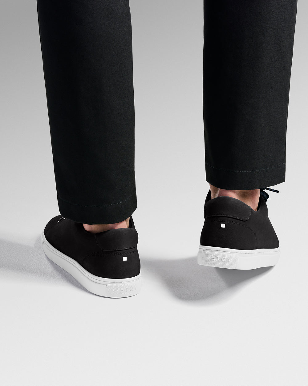 LT 01 Court Lite Nubuck Jet Black
