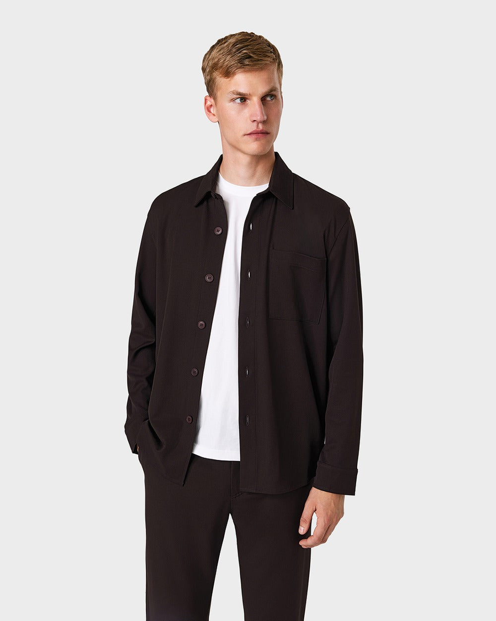 OS 01 Essence Chocolate – overshirt in brown stretch twill, photo 3