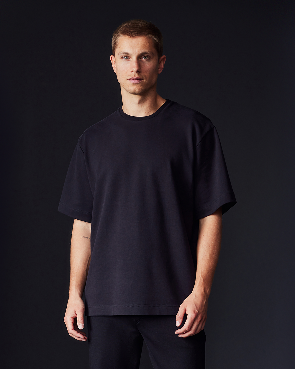 TS 01 Essence Oversized Black