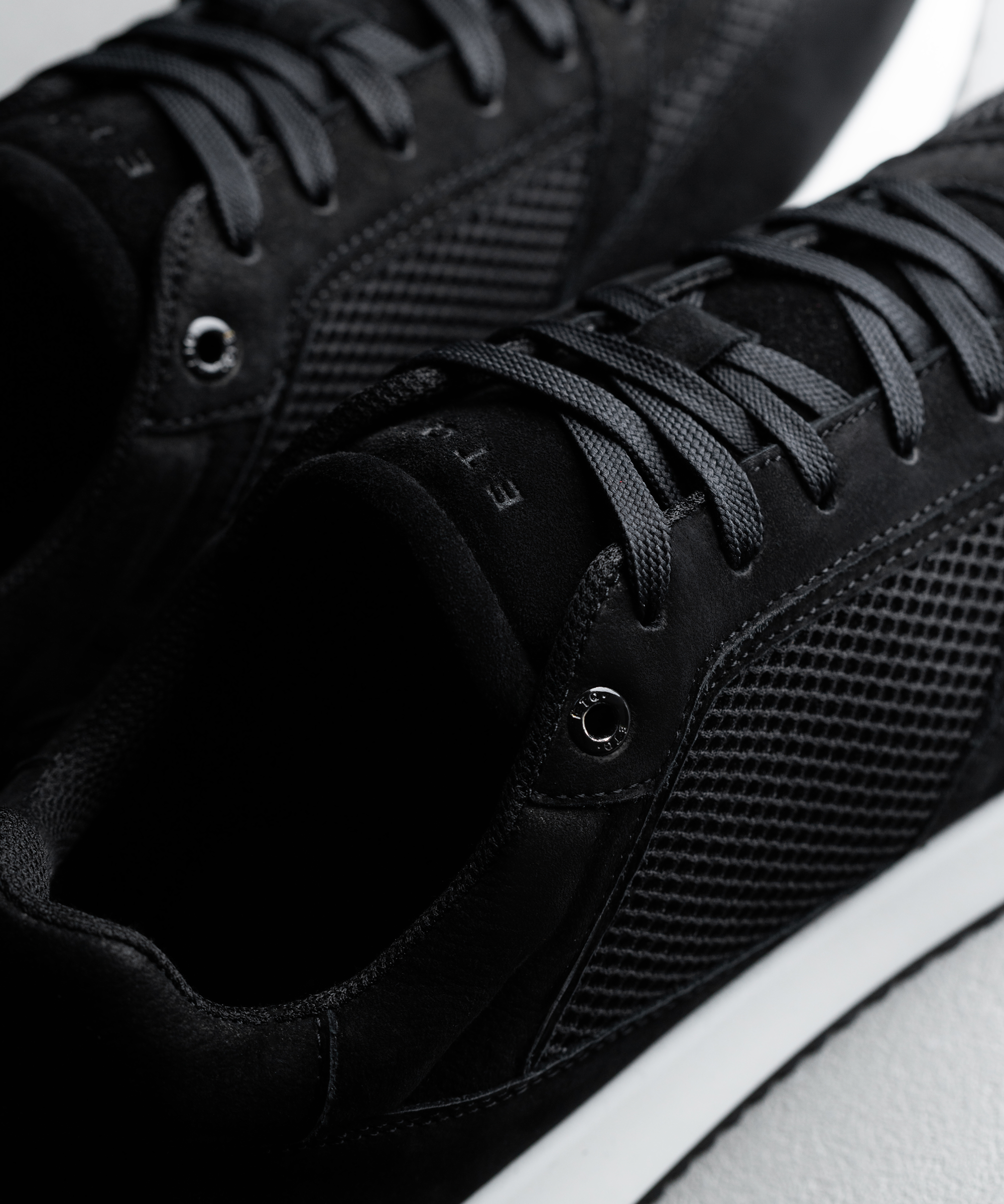 RS 01 Lightweight Jet Black