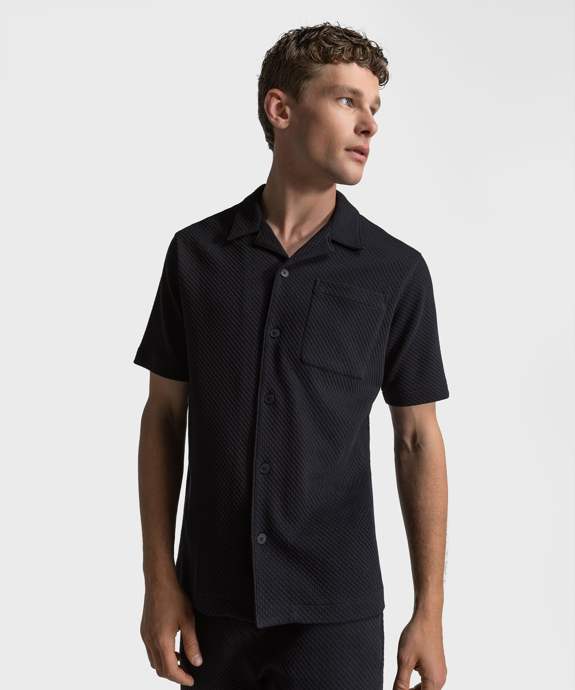 SH 04 Jacquard Black