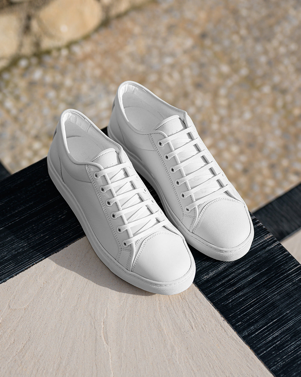 LT 01 Essence White