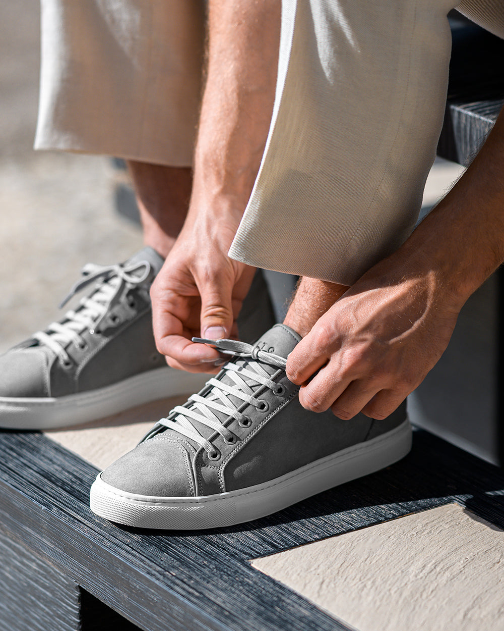 LT 01 Essence Ash Grey