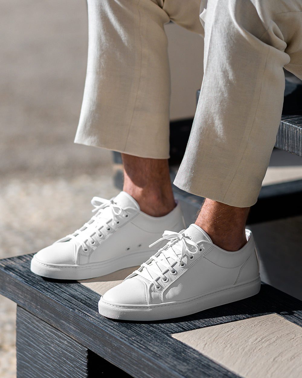LT 01 Essence White