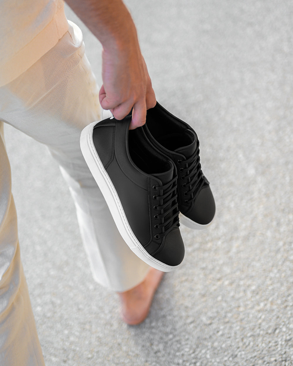 LT 01 Essence Jet Black