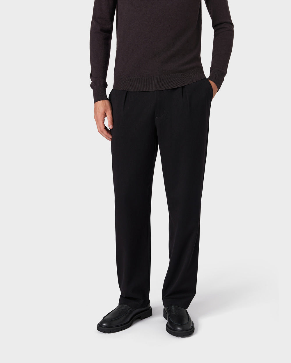 TP 05 Pleated Wide Black – černé kalhoty se sklady z tkaniny Technical Drape Weave, foto 2