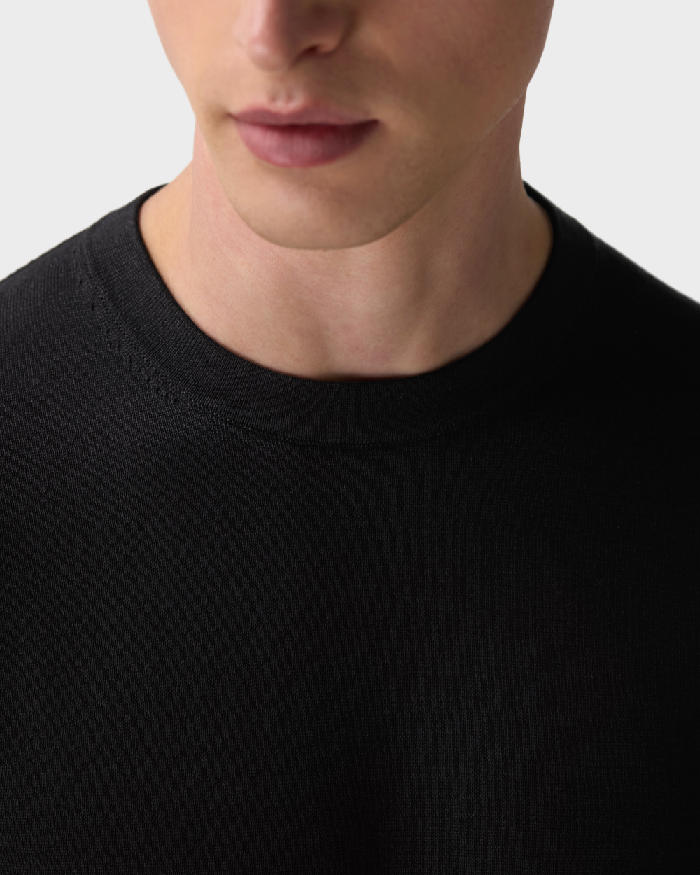 TS 04 Tailored Black - minimalist t-shirt for men - ETQ Amsterdam