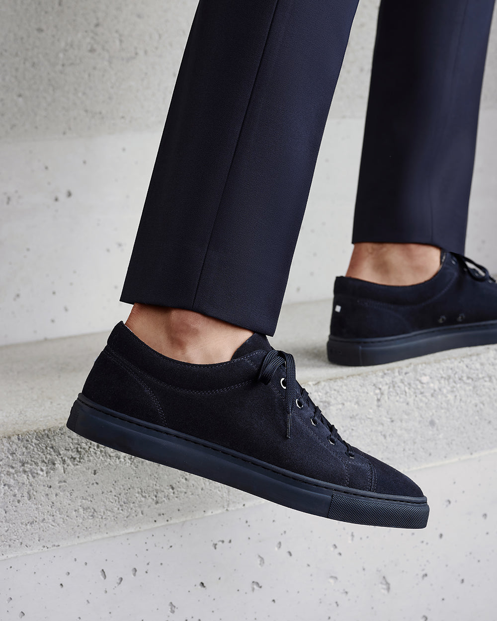 LT 01 Premium Suede Navy