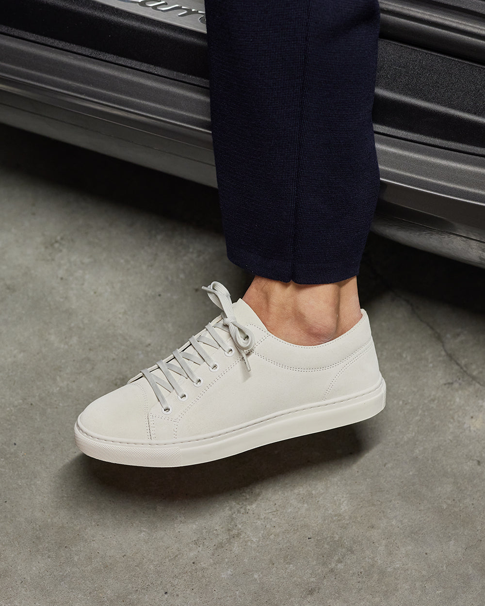 LT 01 Premium Suede Off White