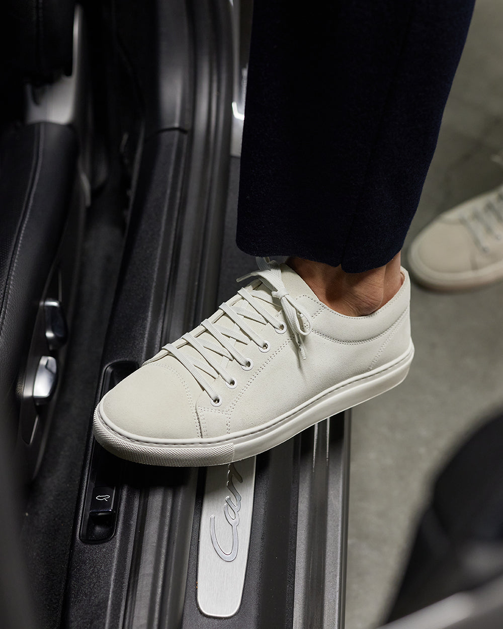 LT 01 Premium Suede Off White