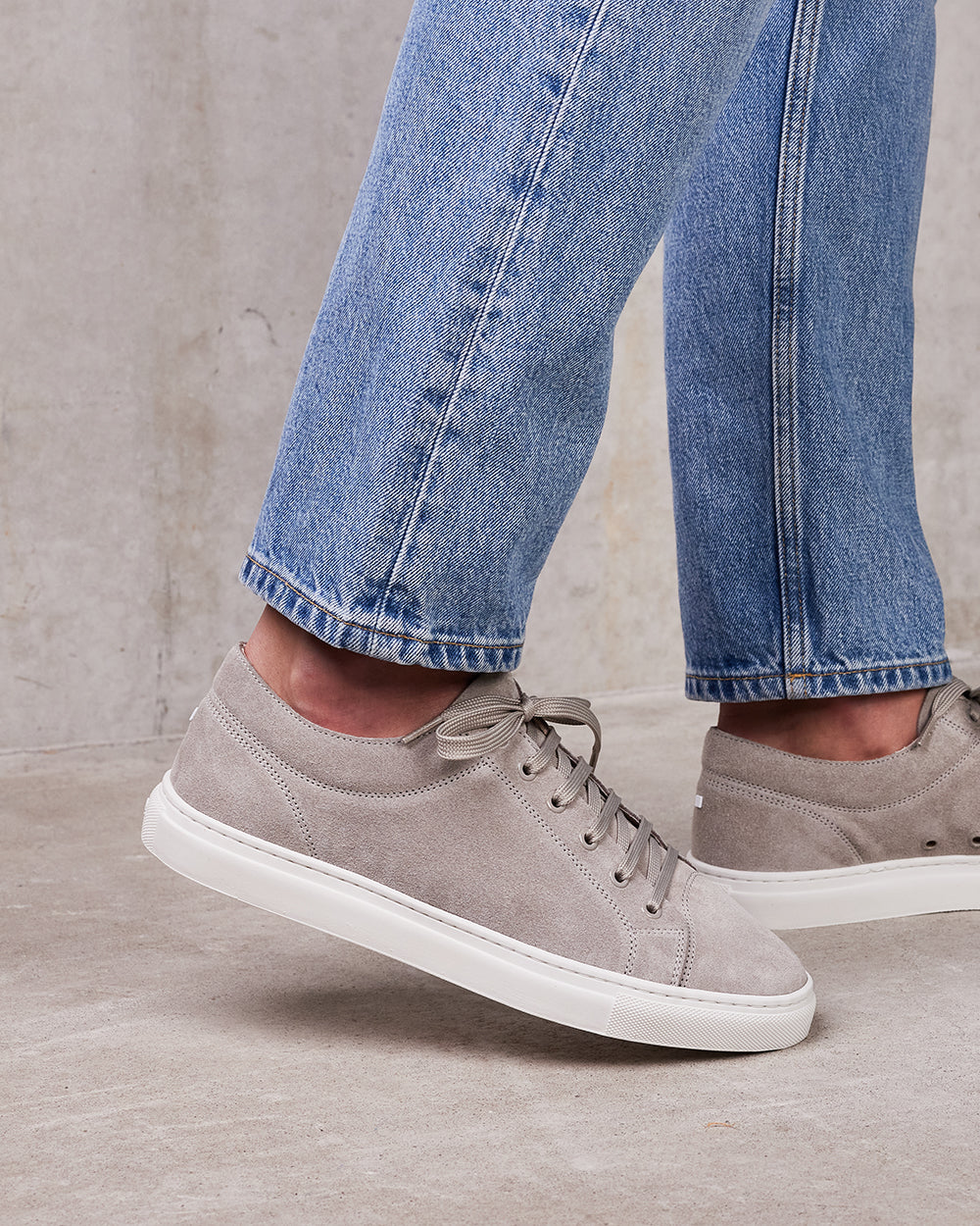 LT 01 Premium Suede Dove Grey