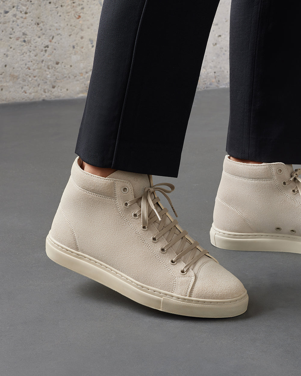 HT 01 Premium Suede White Sand