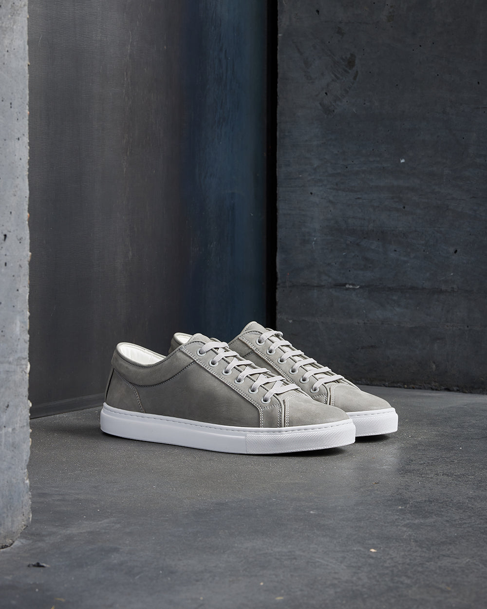 LT 01 Essence Ash Grey