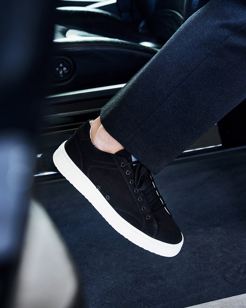 LT 04 Shades Nubuck Jet Black