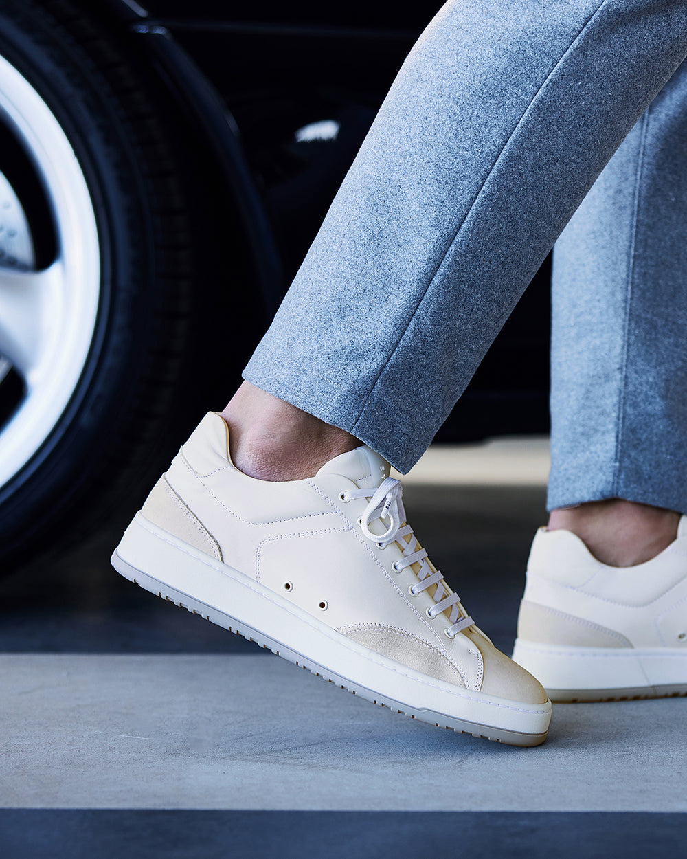 LT 04 Layered White