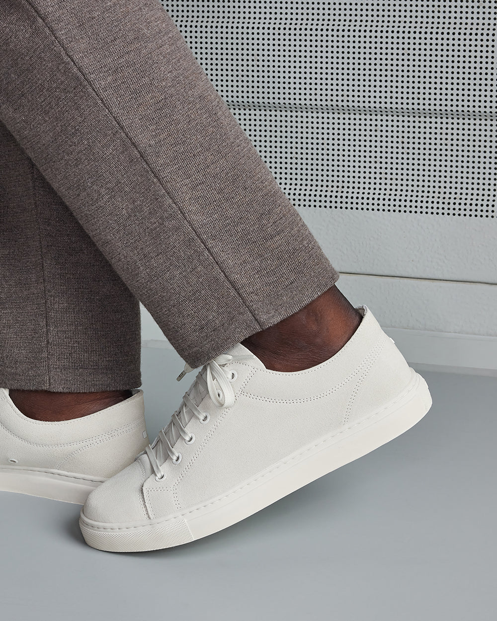 LT 01 Premium Suede Off White