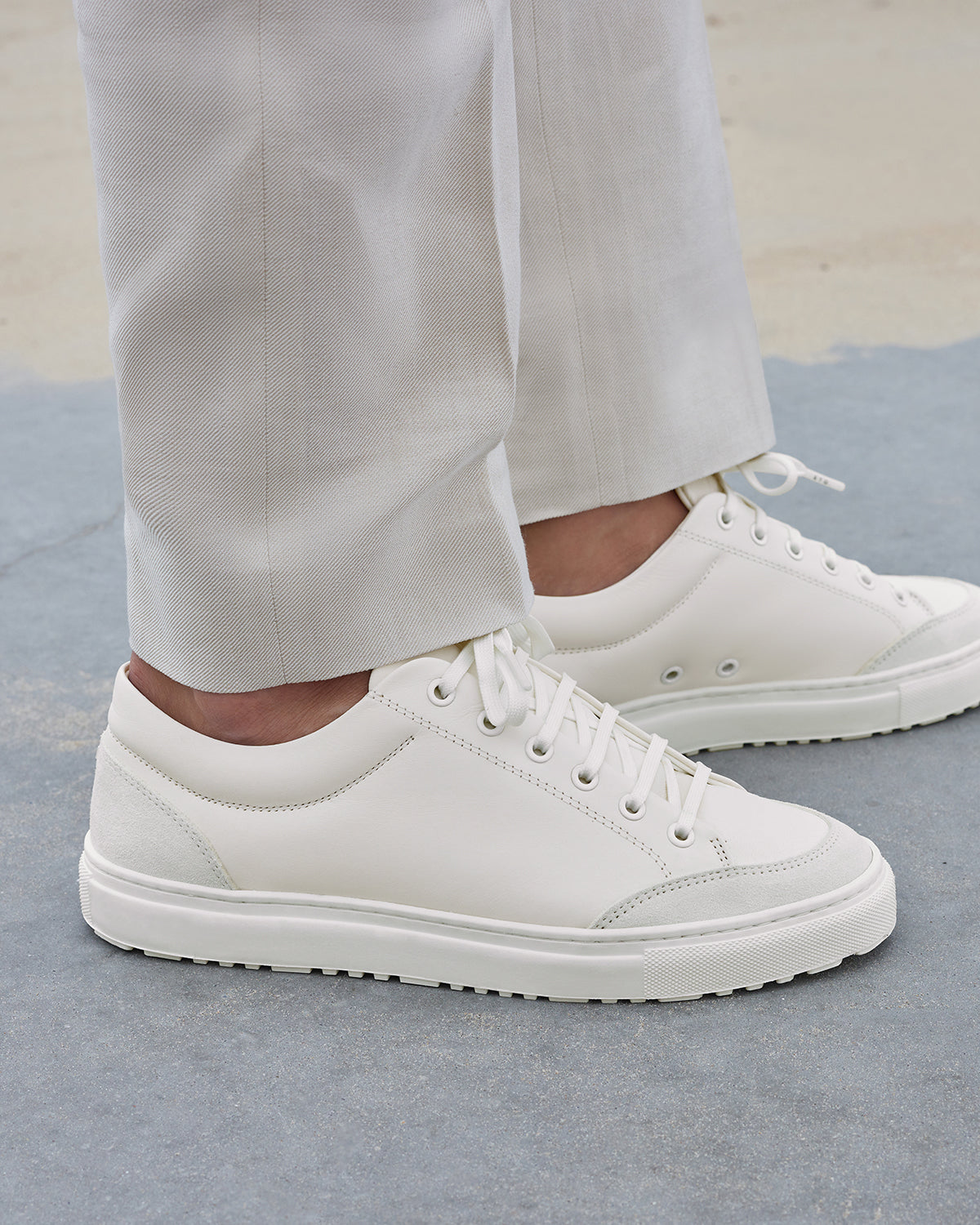 LT 02 Rugged White