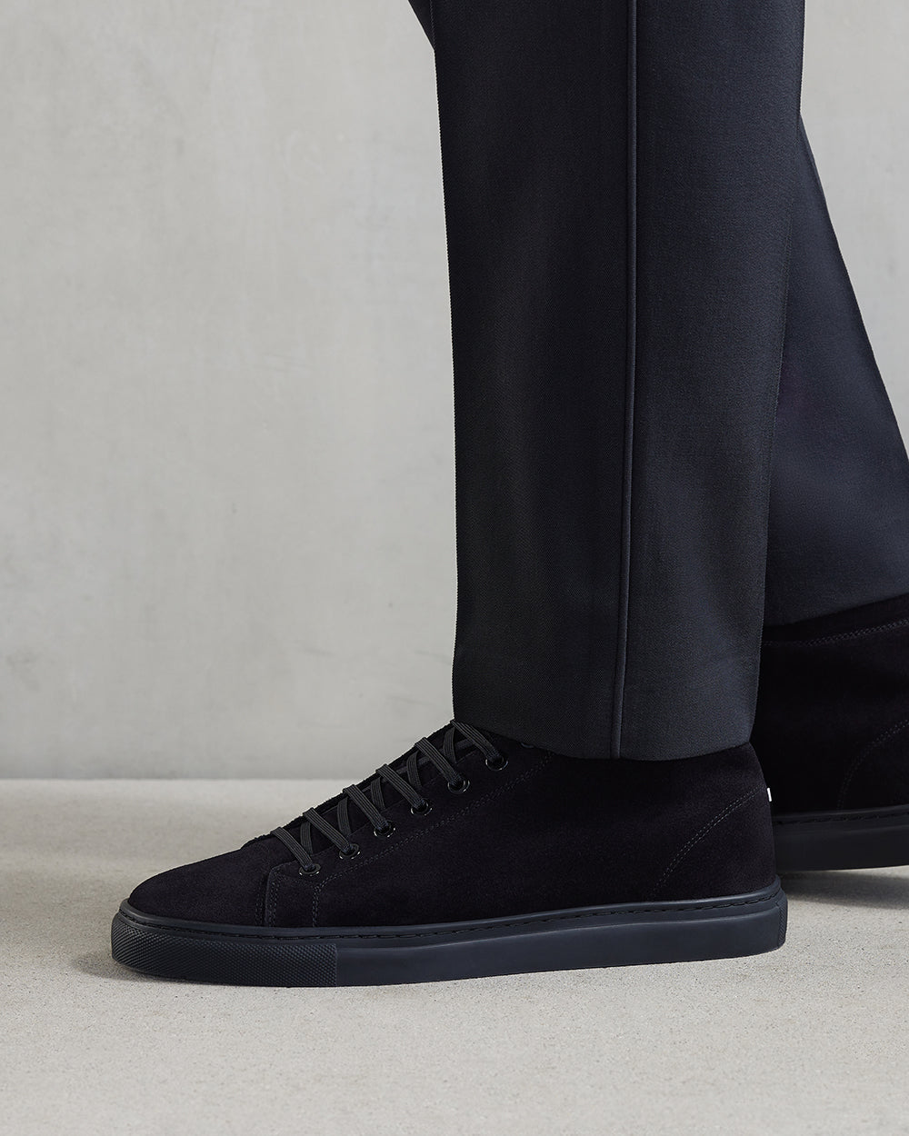 HT 01 Premium Suede All Black