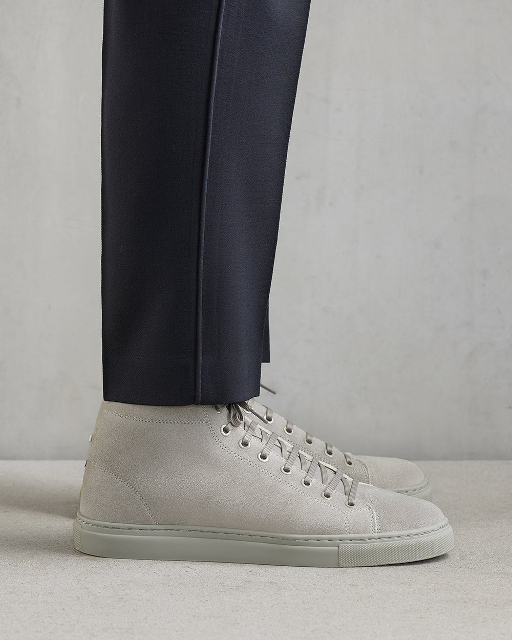 HT 01 Premium Suede Dove Grey