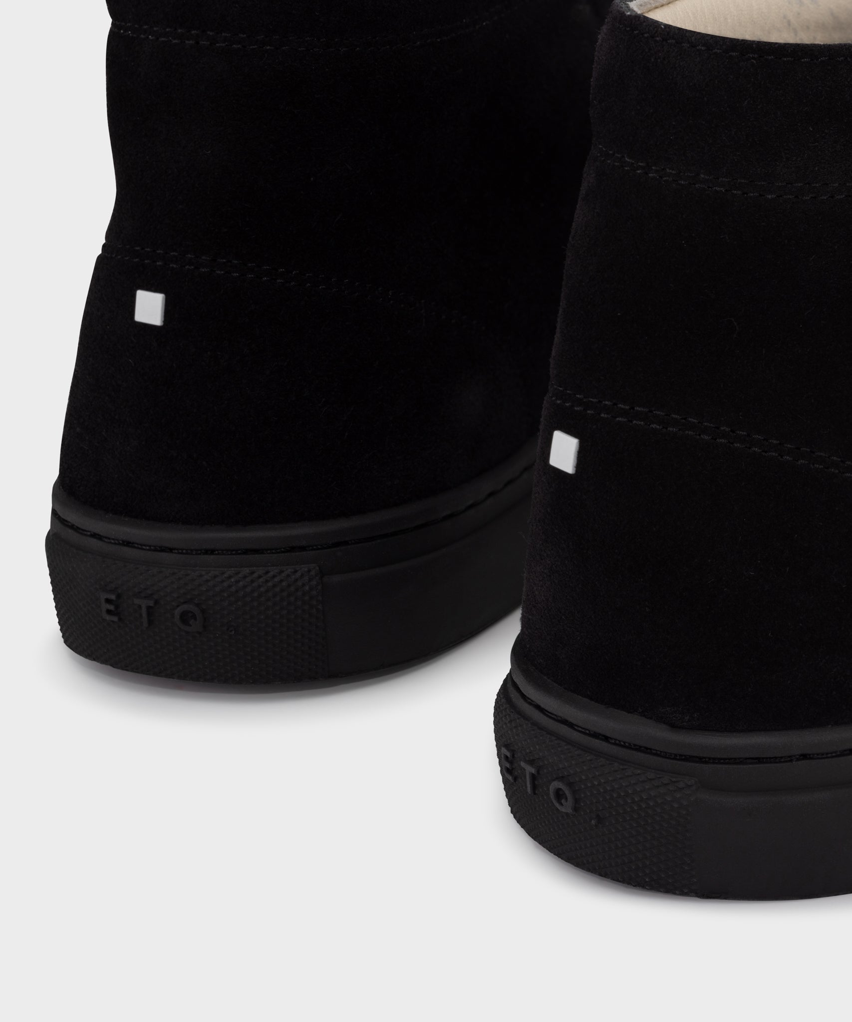 HT 01 Premium Suede All Black