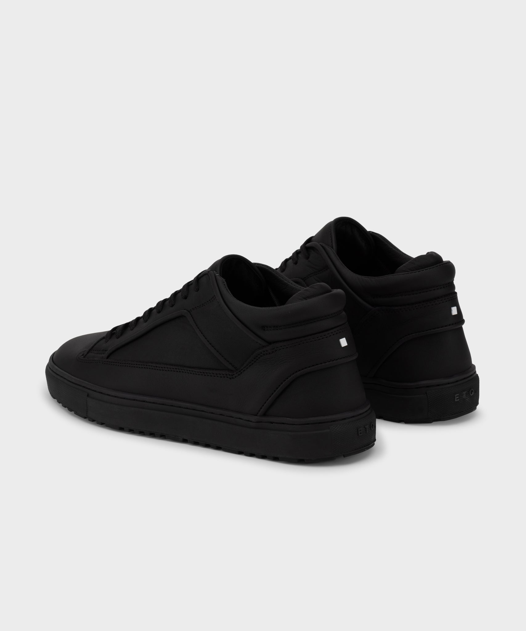 MT 02 Rugged All Black