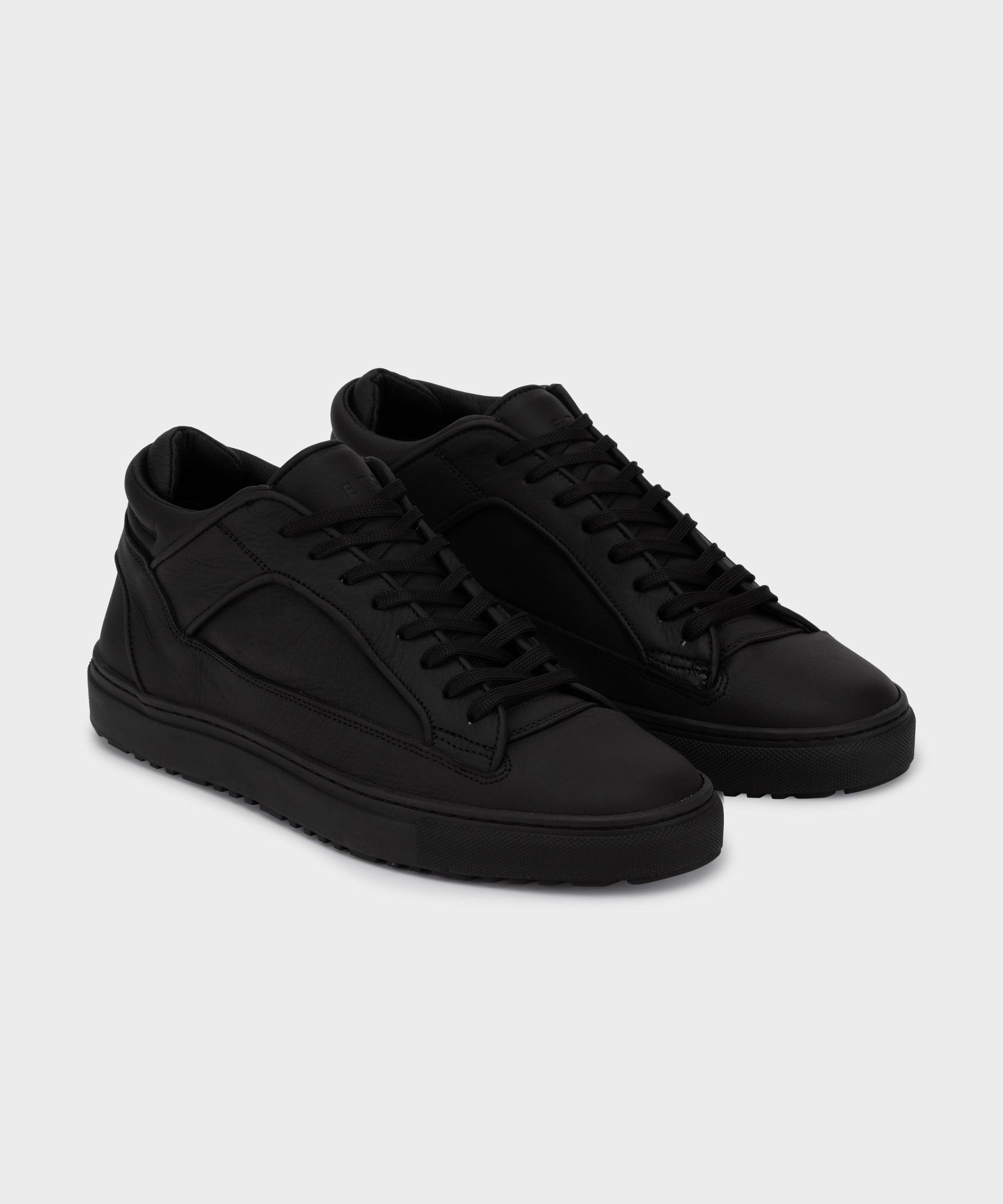 MT 02 Rugged All Black