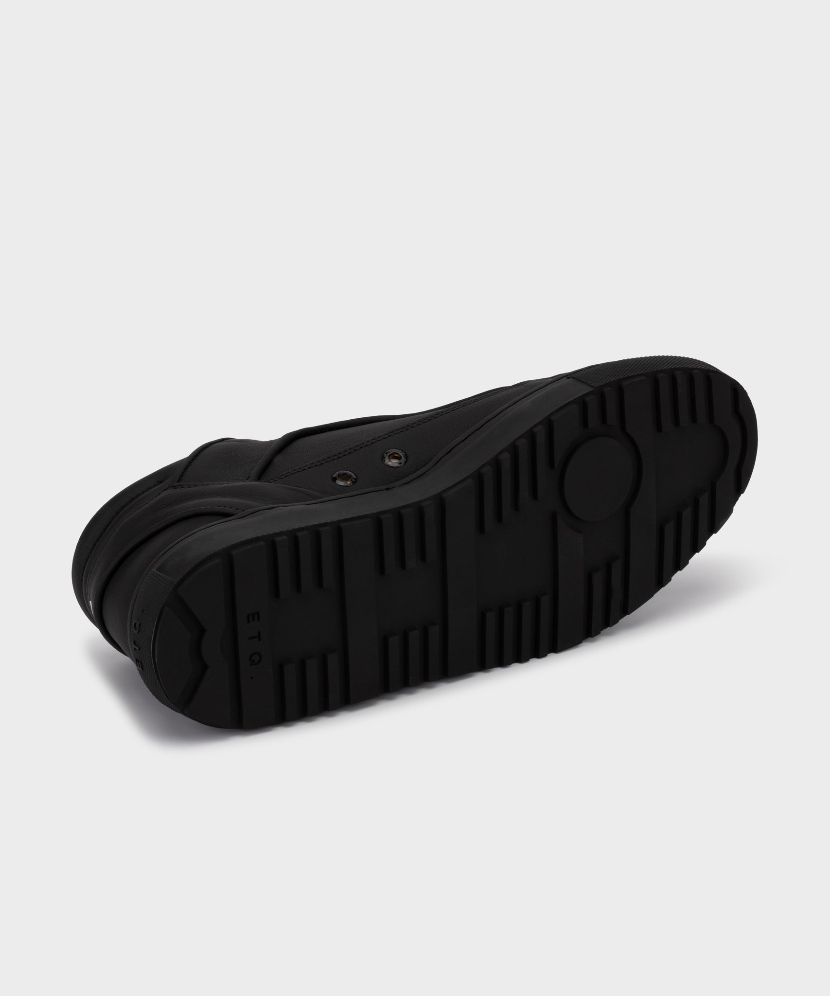 MT 02 Rugged All Black
