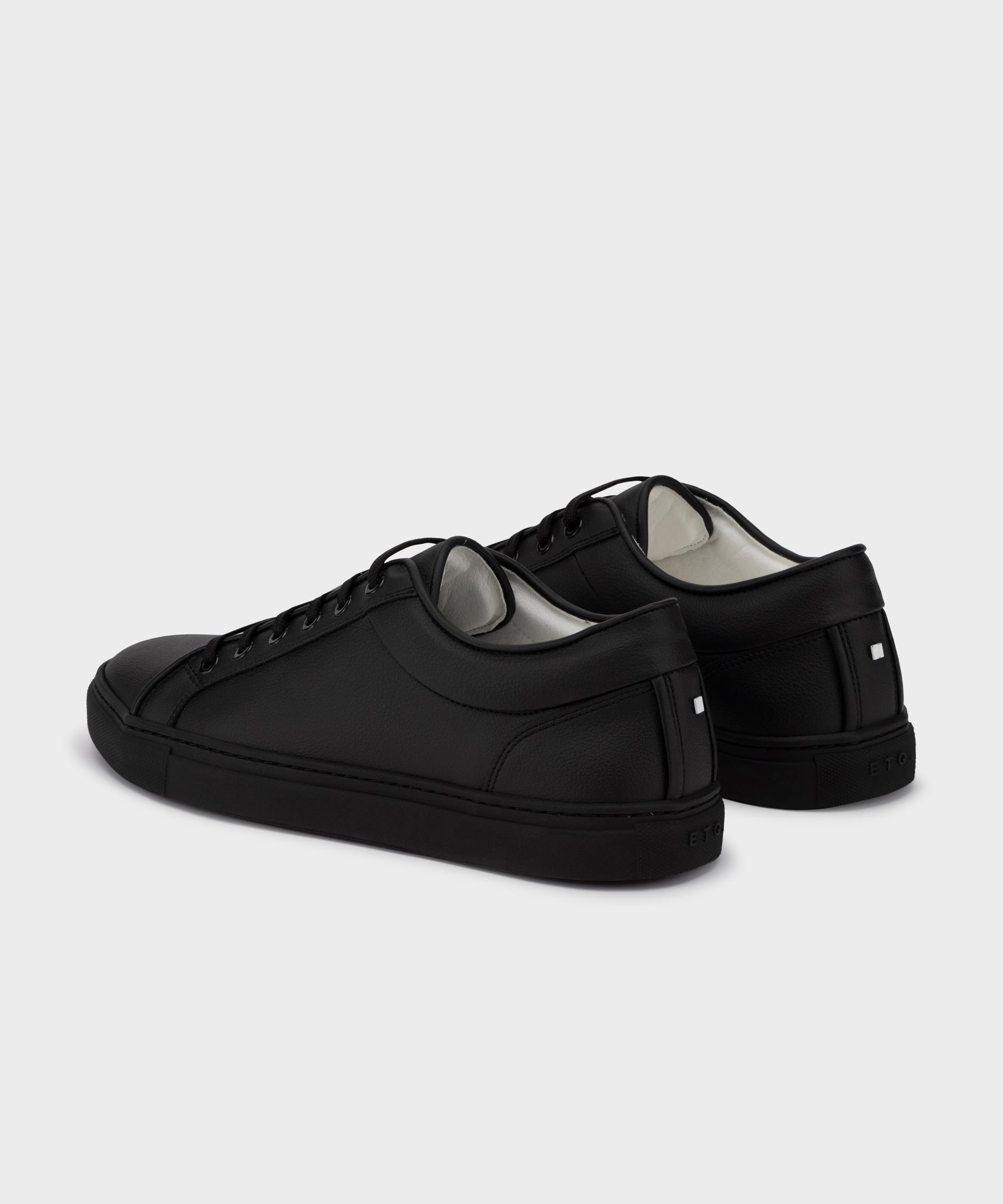 LT 01 Essence All Black