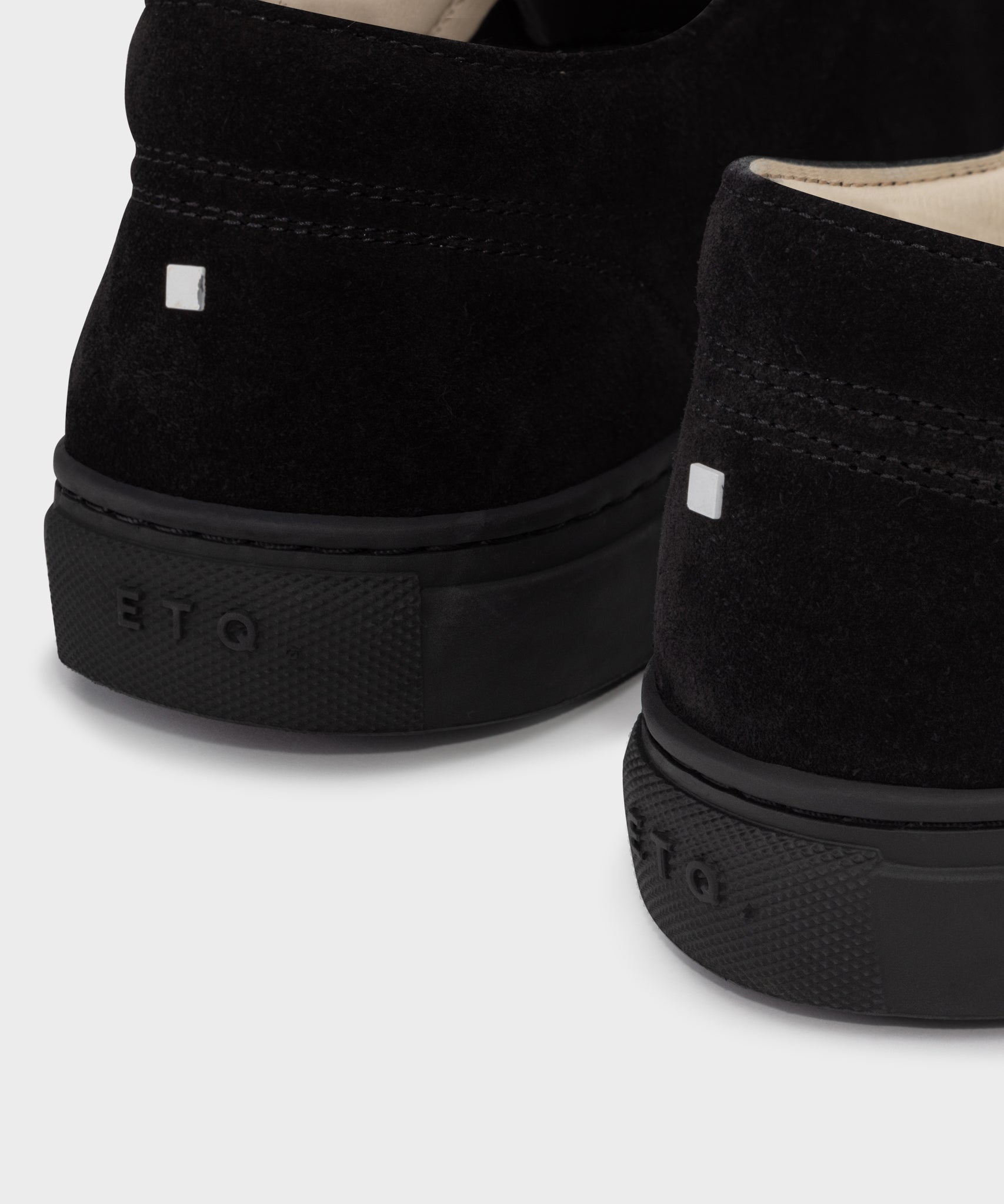 LT 01 Premium Suede All Black
