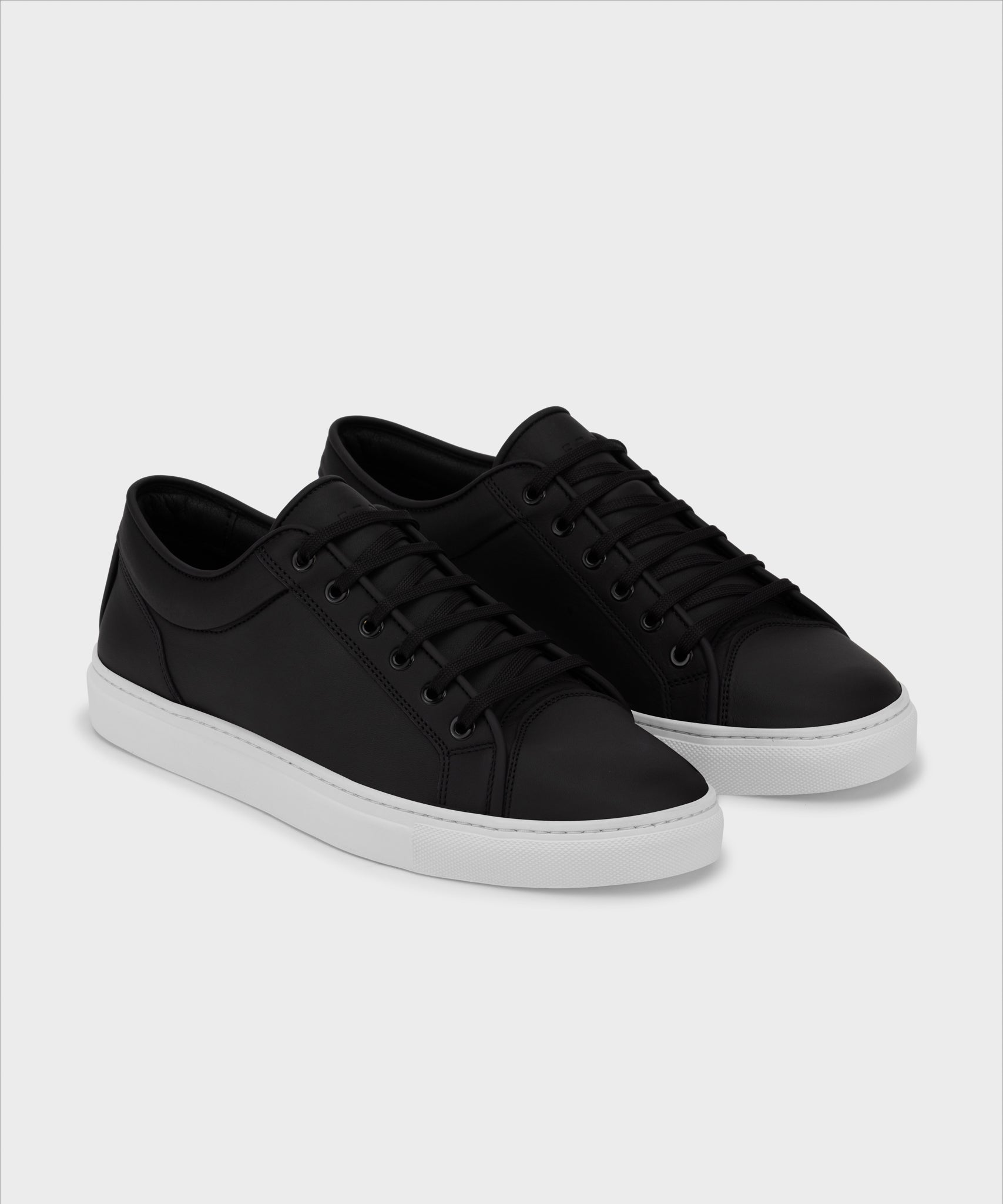 LT 01 Essence Jet Black