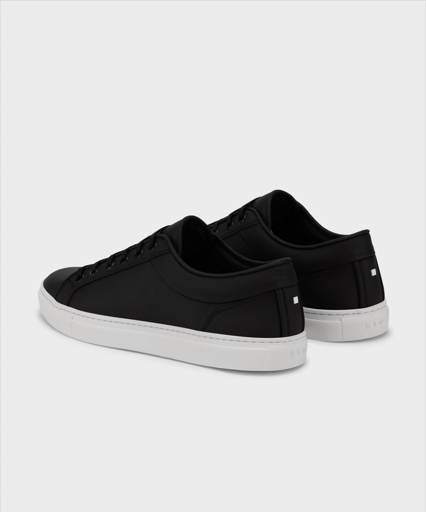 LT 01 Essence Jet Black