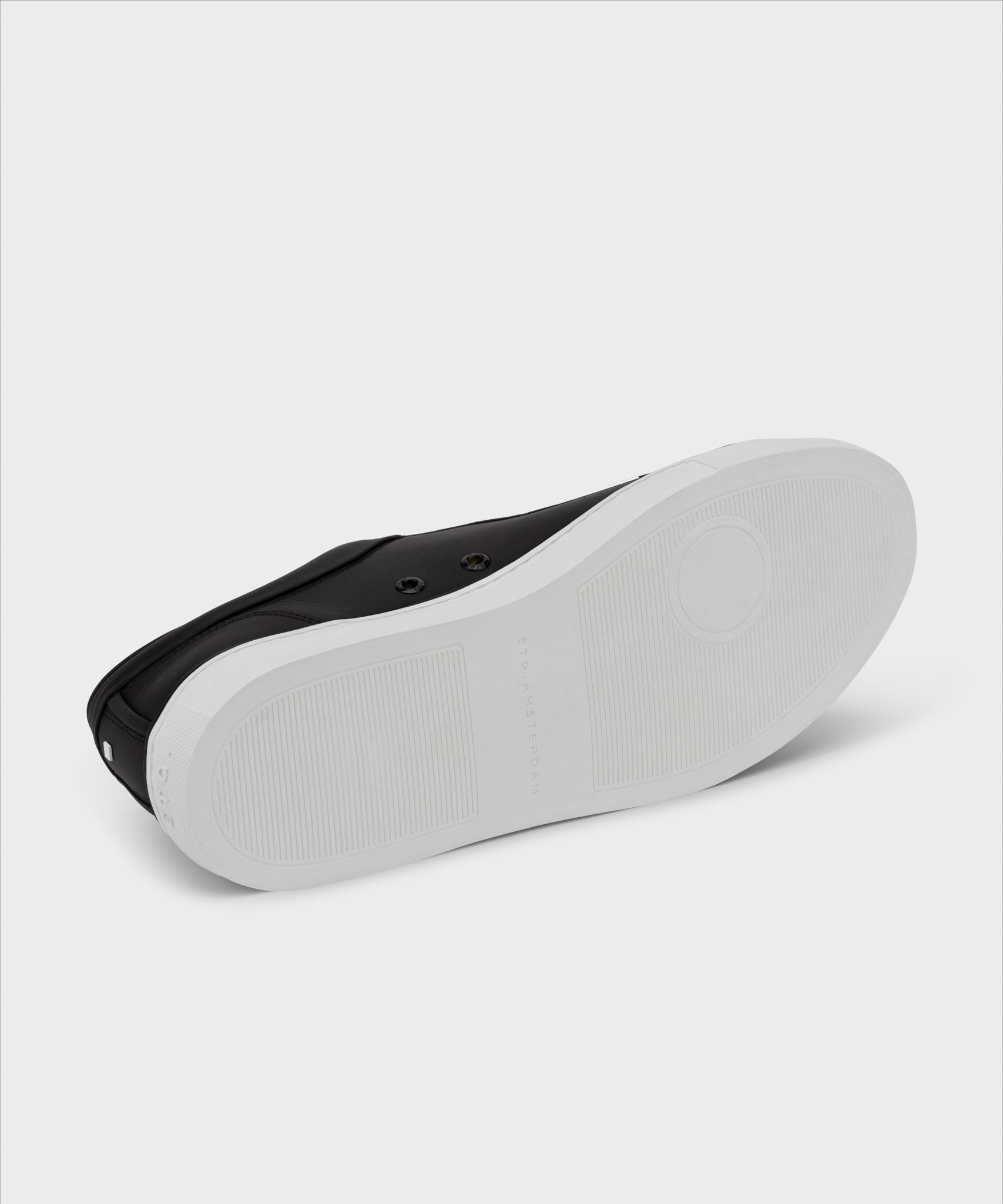 LT 01 Essence Jet Black