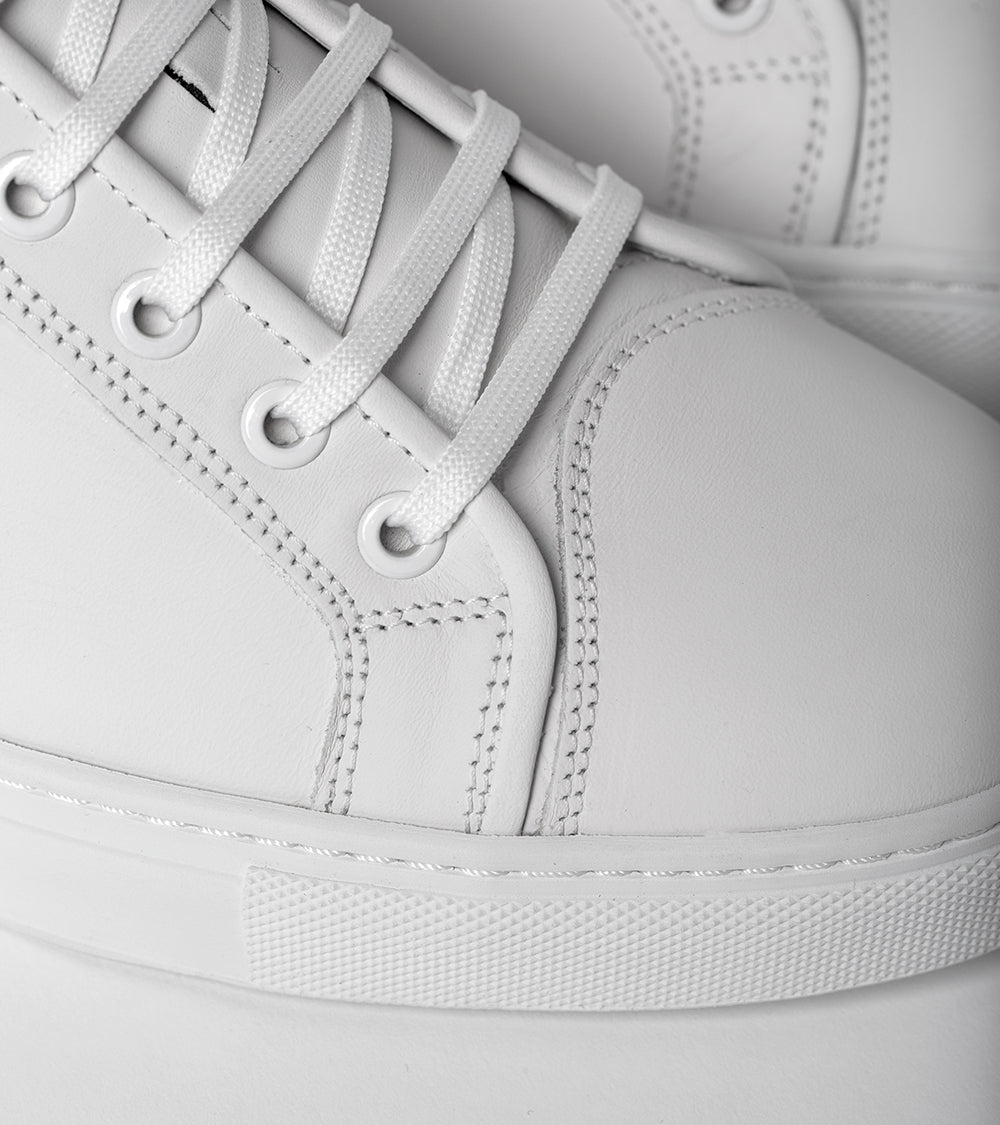 LT 01 Essence White