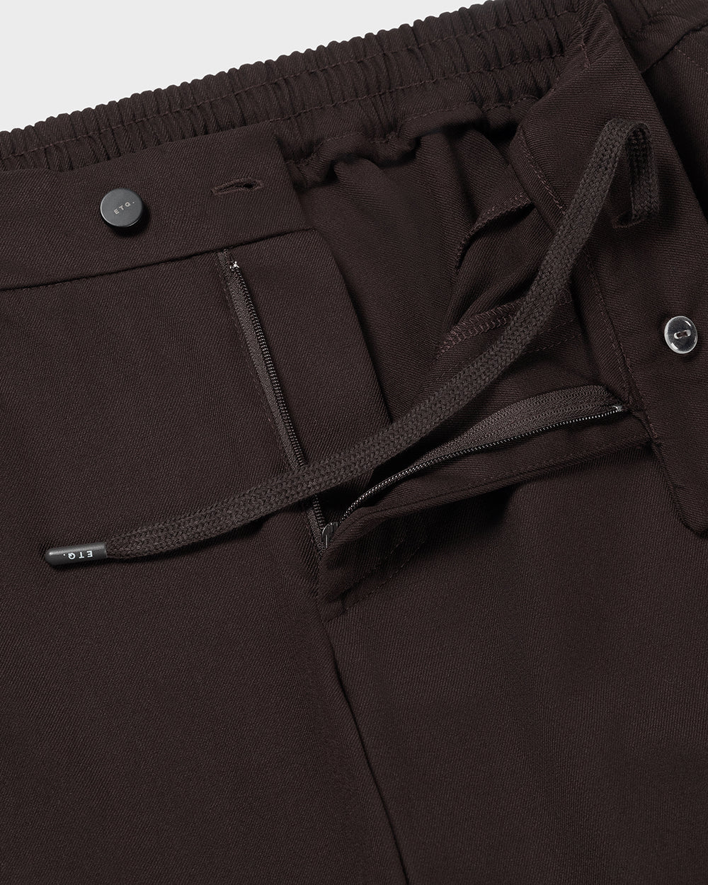 TP 01 Essence 3.0 Chocolate trousers fabric detail - ETQ Amsterdam