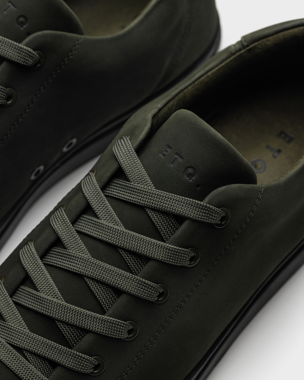 LT 01 Court Lite Nubuck Forest Green